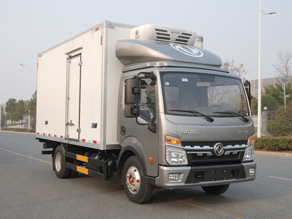 東風多利卡星云超能版冷藏車